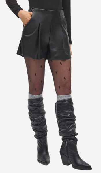 YSABEL MORA Shorts efecto piel negro de tiro alto – Oferta